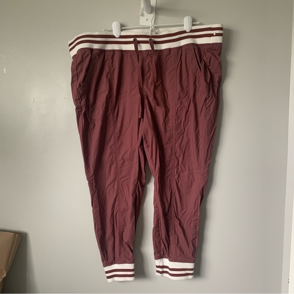 Torrid women’s jogger pants poplin sidestripe - Picture 2 of 7